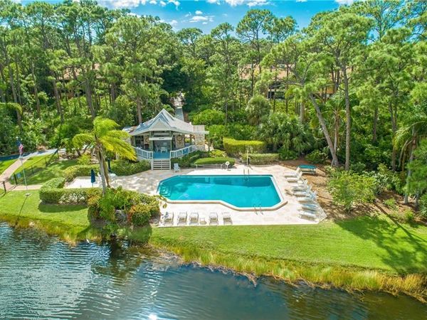 15475 Cedarwood LN, Unit 203, NAPLES, FL 34110