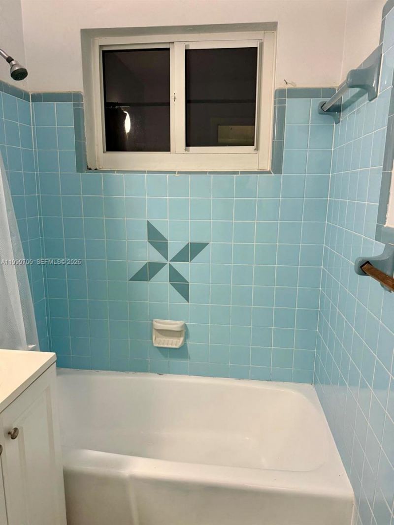 2732 NW 16th Ter, Unit 2734, Miami, FL 33125 Photo