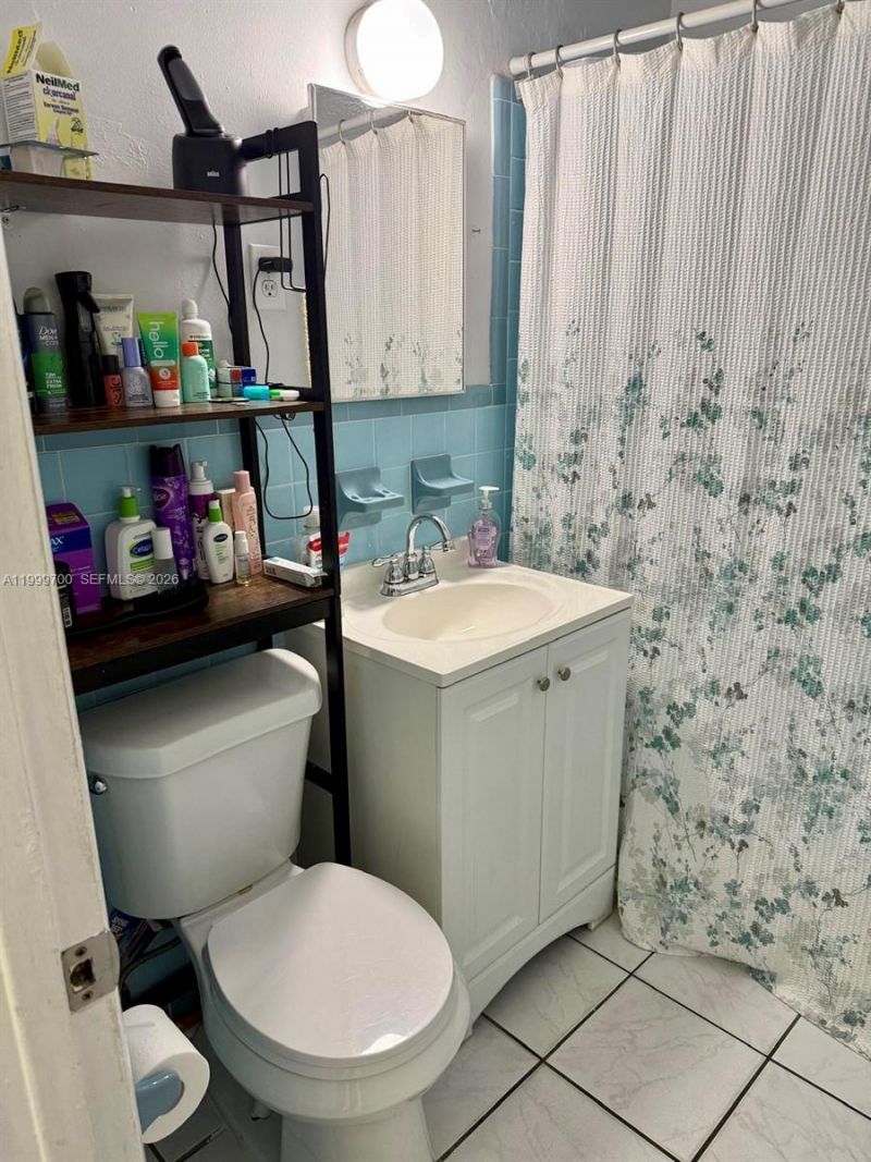 2732 NW 16th Ter, Unit 2734, Miami, FL 33125 Photo