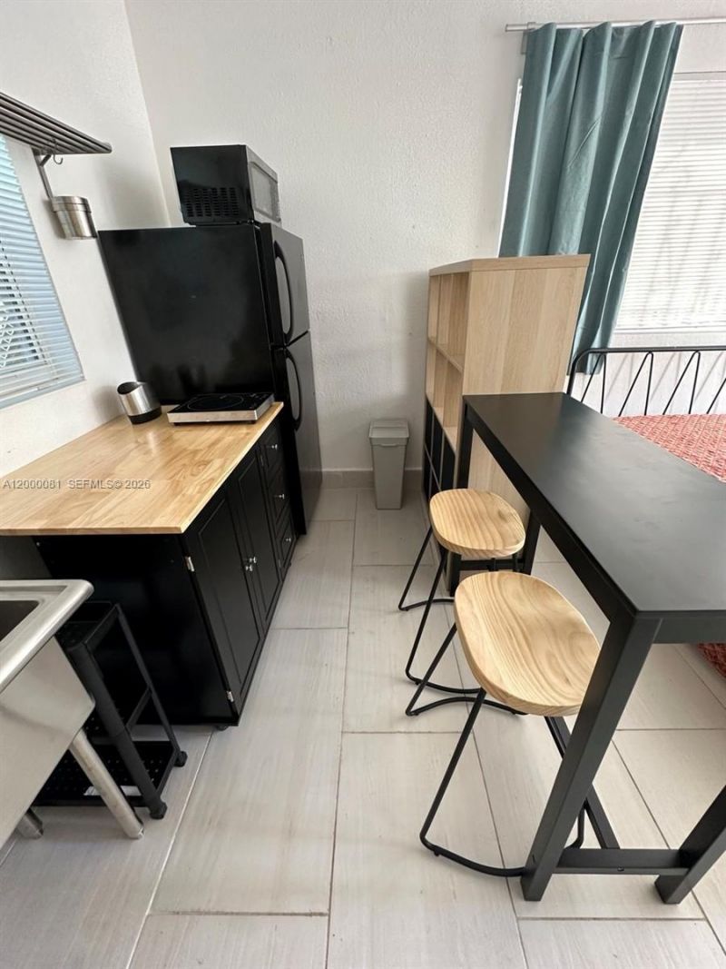 1637 SW 16th St, Unit B, Miami, FL 33145 Photo