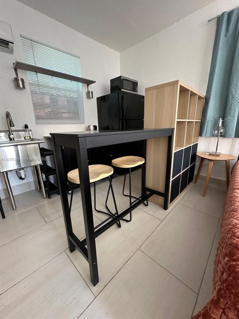 1637 SW 16th St, Unit B, Miami, FL 33145 Photo