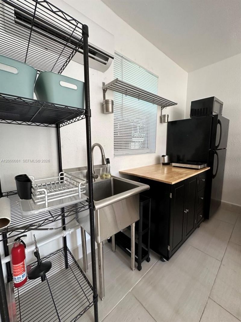 1637 SW 16th St, Unit B, Miami, FL 33145 Photo