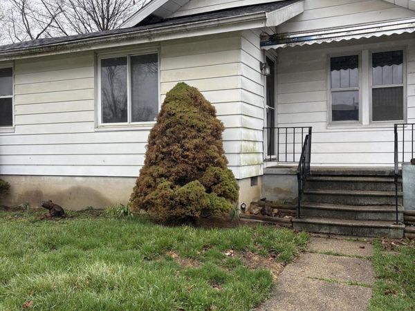 3290 Cheyenne Avenue, Burton, MI 48529