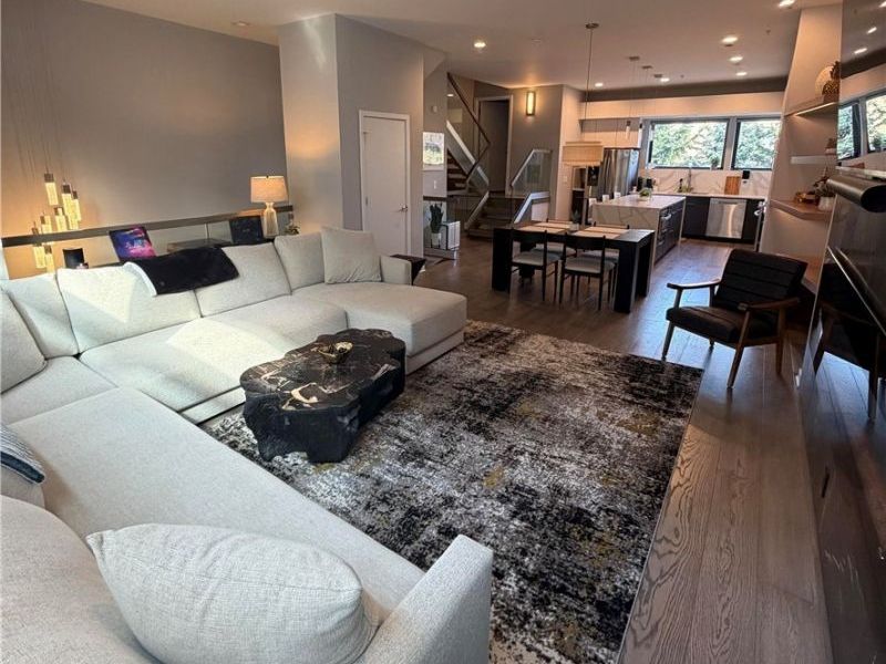 3110 Vine Court, Cleveland, OH 44113 Photo 2