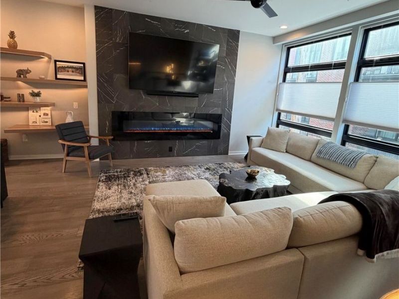 3110 Vine Court, Cleveland, OH 44113 Photo 4