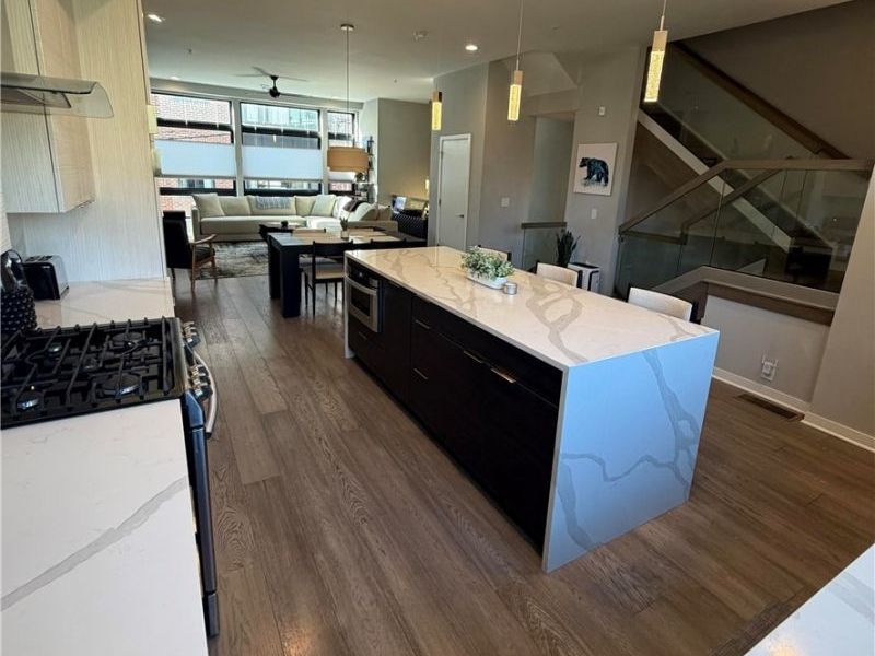 3110 Vine Court, Cleveland, OH 44113 Photo 9