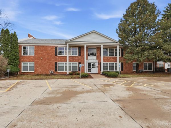 3215 E Locust Street , Unit A1-3, Davenport, IA 52803