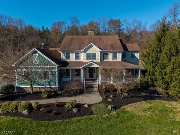 2 Lance Dr, Lebanon, NJ 07830