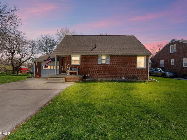 411 Hillside Drive, Rossford, OH 43460