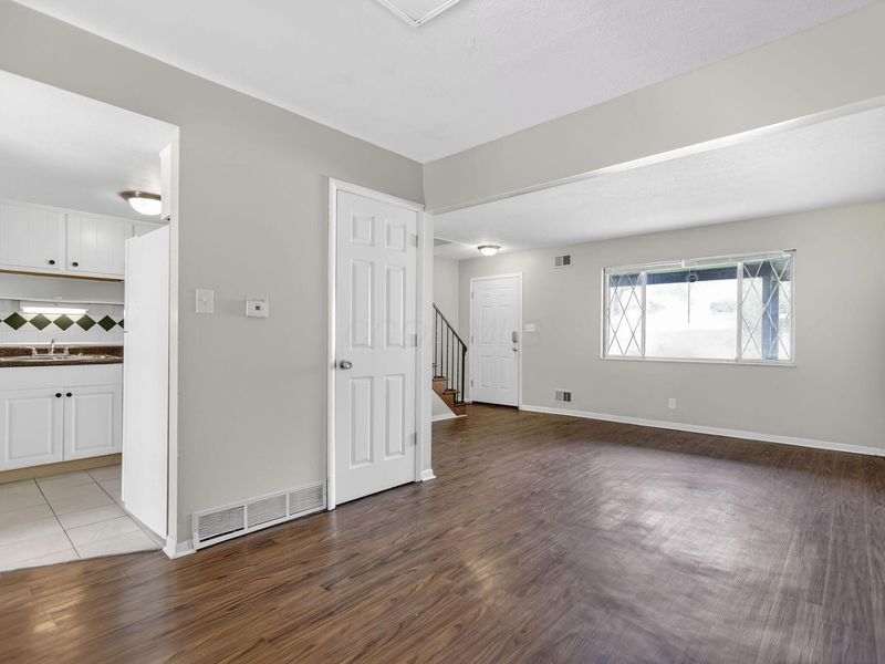 6613-6617 E Livingston Avenue, Reynoldsburg, OH 43068 Photo 9