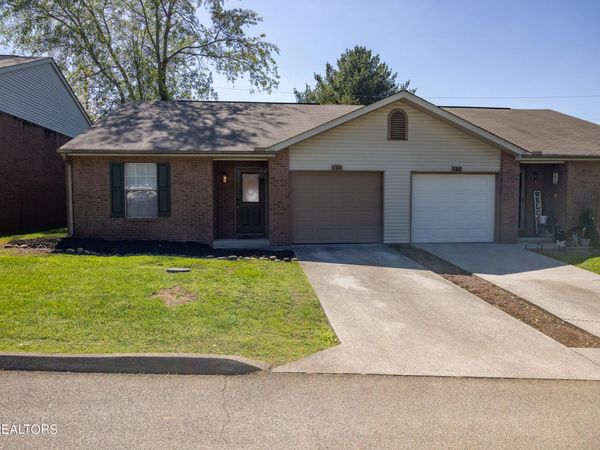 130 Hawthorne Oaks Way, Powell, TN 37849