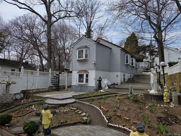 12 Dogwood Road , Wading River, NY 11792