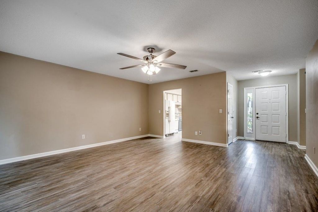 109 Hickory Dr. Photo 4