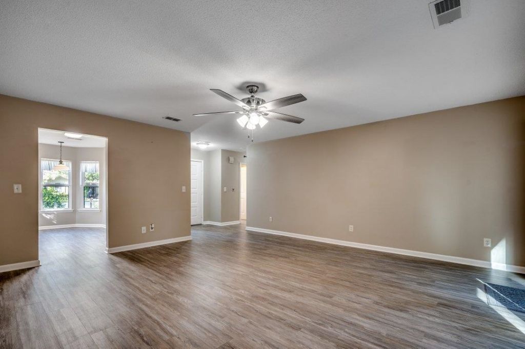 109 Hickory Dr. Photo 5