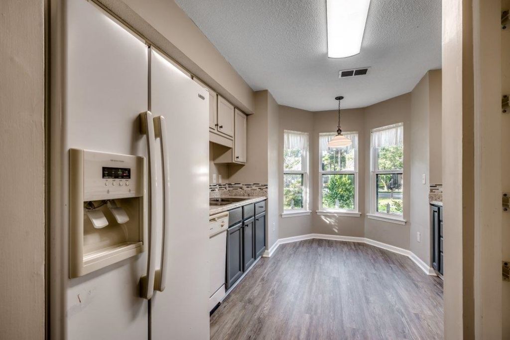 109 Hickory Dr. Photo 6