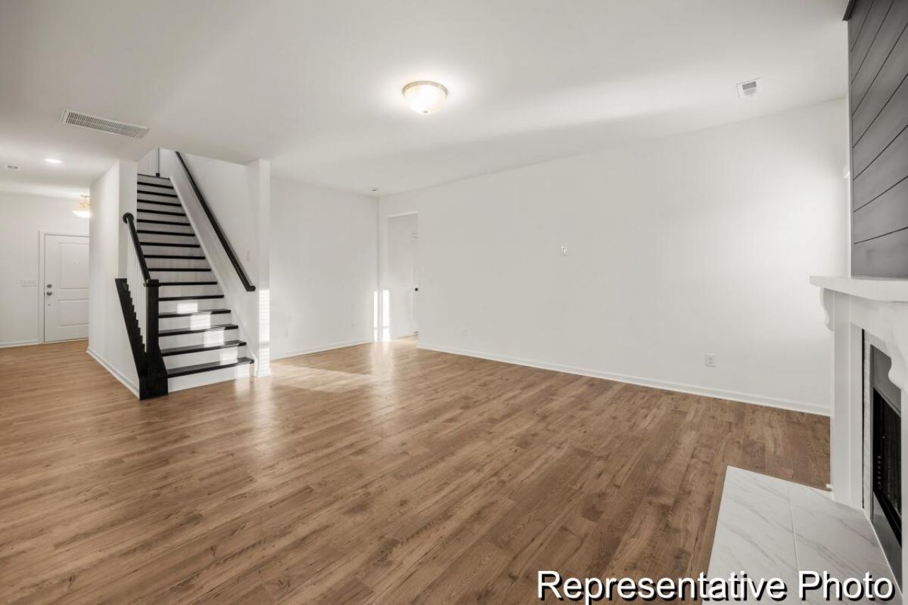 1046 House Finch Avenue Photo 11