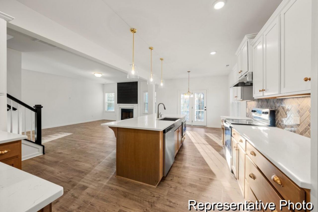 1046 House Finch Avenue Photo 8