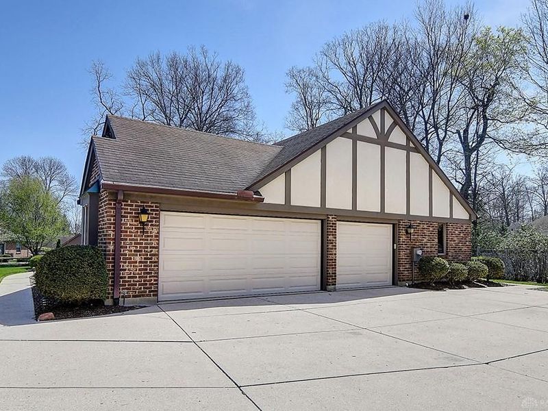 2310 Wood Trails Court, Miami Township, OH 45459 Photo 2