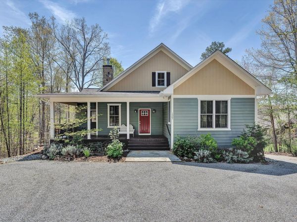1307 Lakefield DR , Huddleston, VA 24104