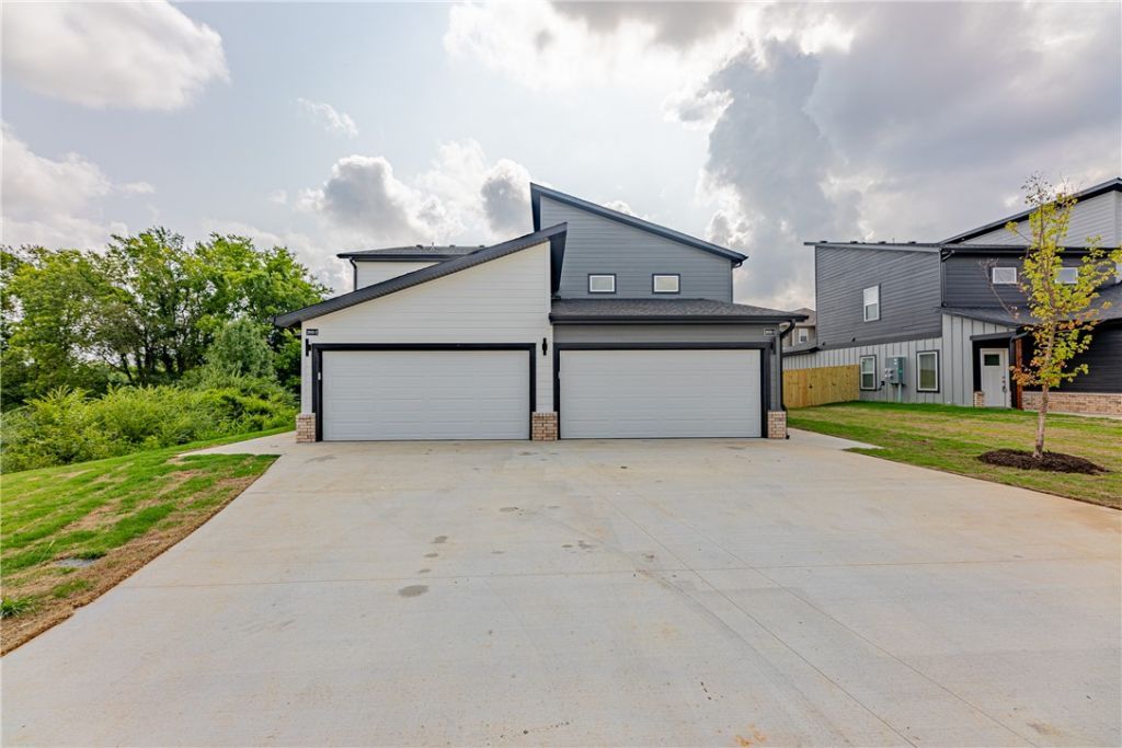 1601 SW Casuarina Drive, Unit 1, Bentonville, AR 72712 Main Photo