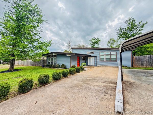 1002 Hillcrest Avenue , Tahlequah, OK 74464