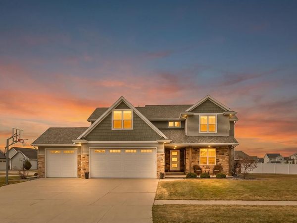 2153 POTTER DRIVE, De Pere, WI 54115