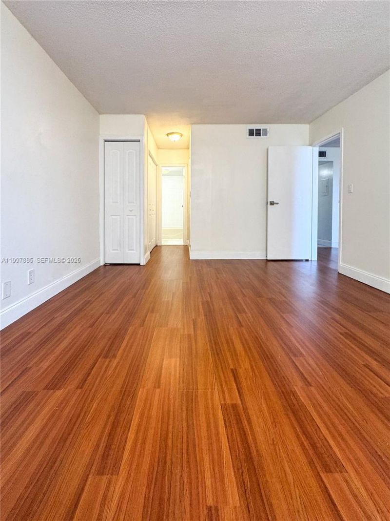 2935 NE 163rd St, Unit 4T, North Miami Beach, FL 33160 Photo