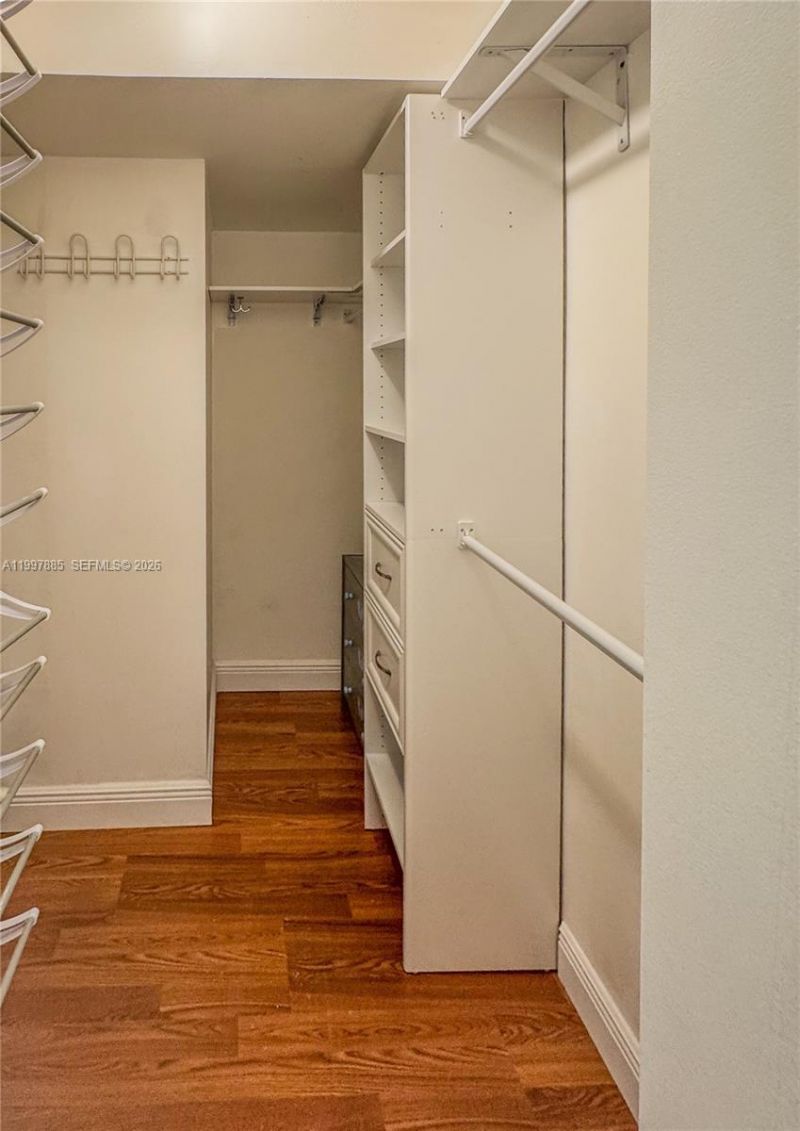 2935 NE 163rd St, Unit 4T, North Miami Beach, FL 33160 Photo