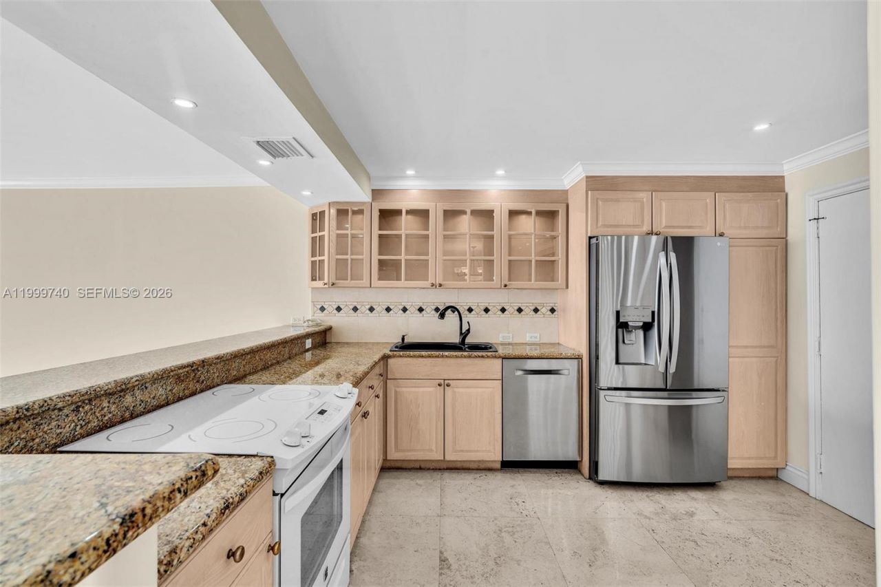 2 Grove Isle Dr, Unit B805, Miami, FL 33133 Photo