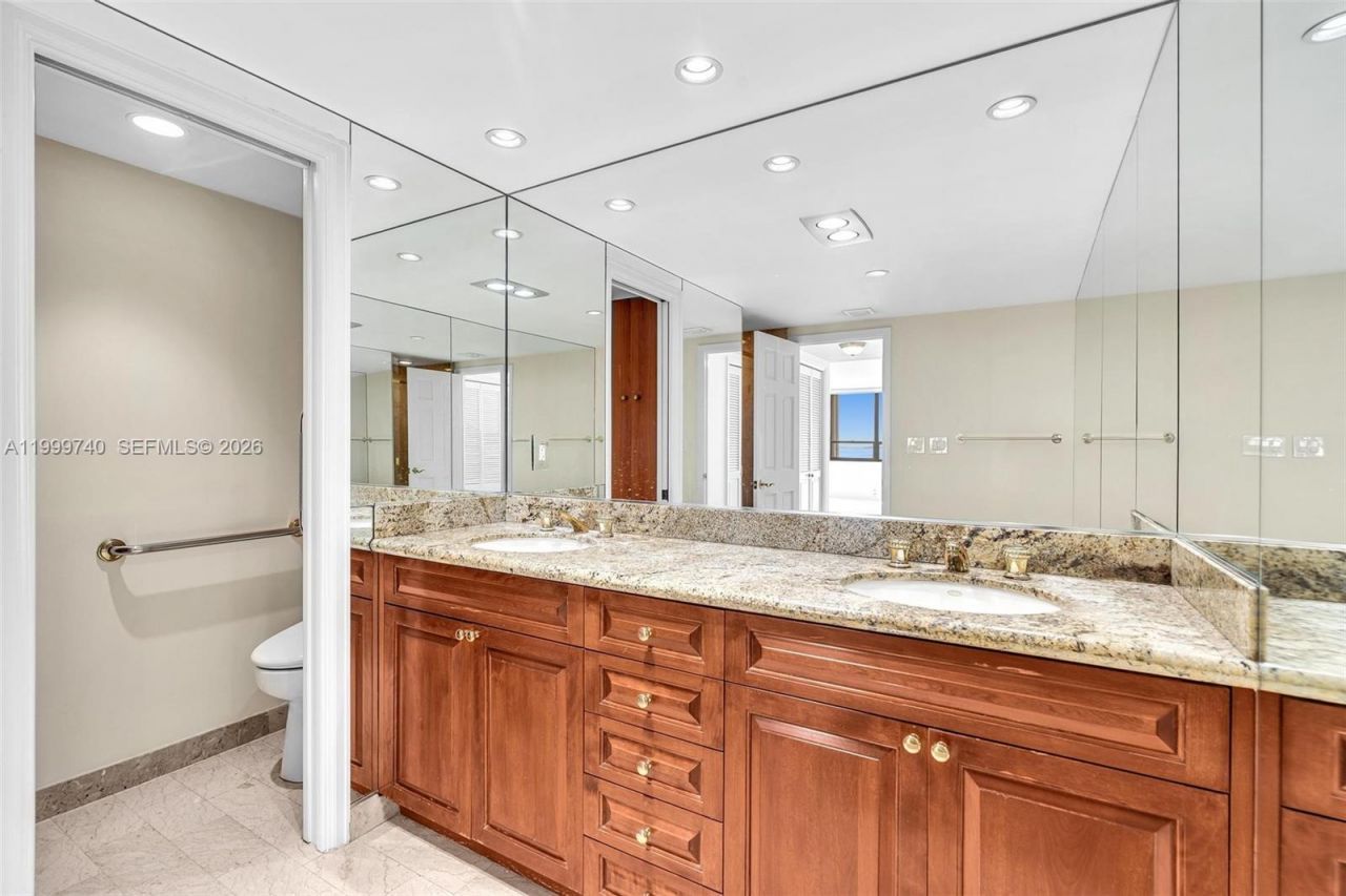 2 Grove Isle Dr, Unit B805, Miami, FL 33133 Photo