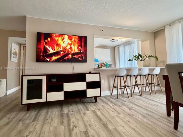 210 174th St, Unit L11, Sunny Isles Beach, FL 33160