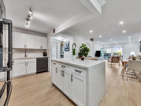 9225 SW 87th Ave, Unit A12, Miami, FL 33176