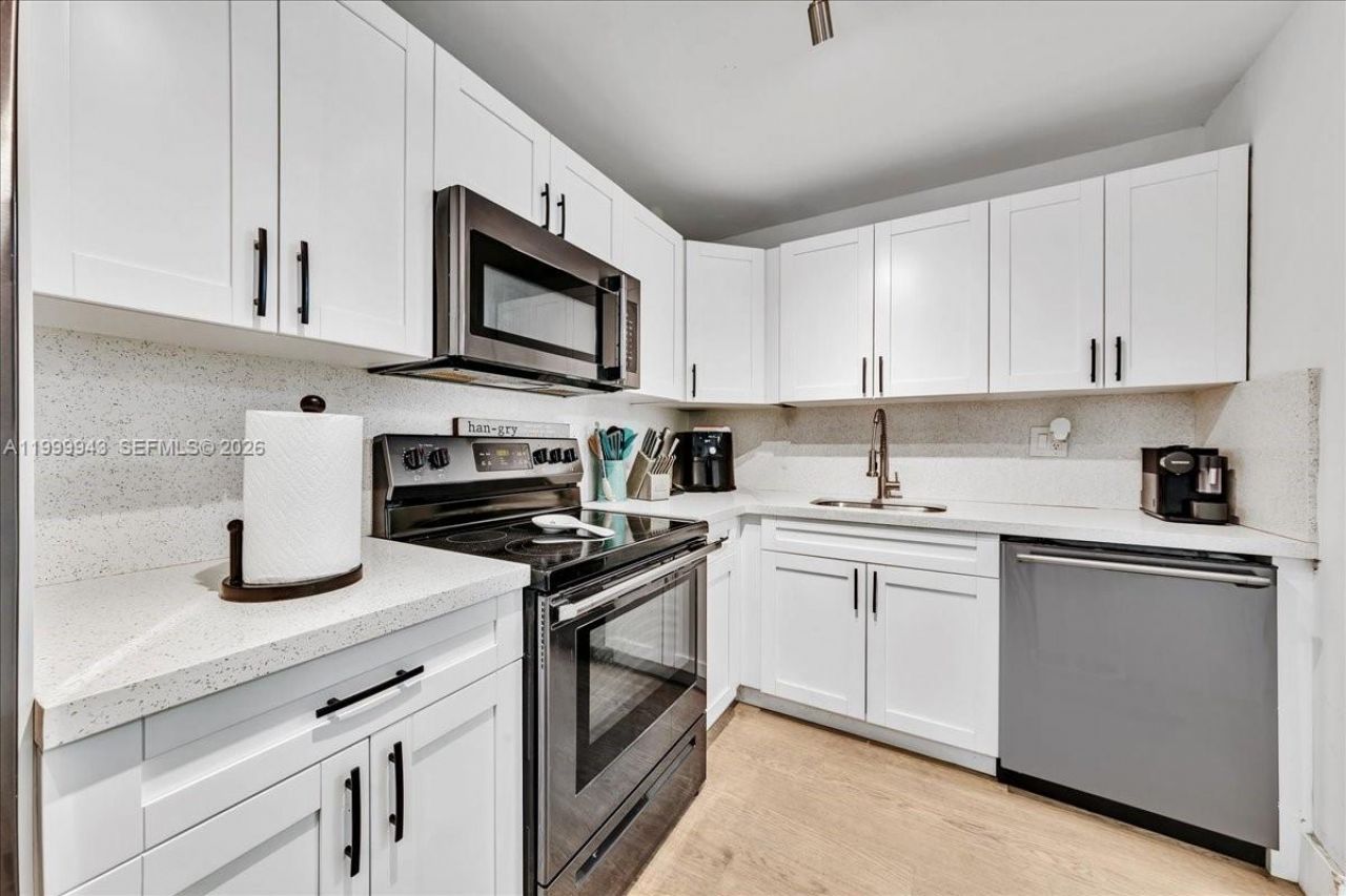 9225 SW 87th Ave, Unit A12, Miami, FL 33176 Photo