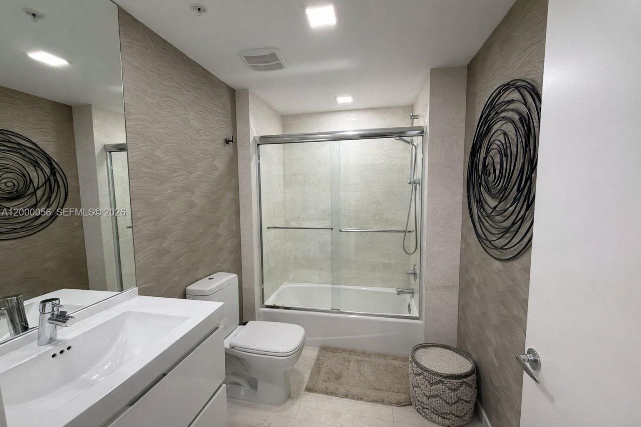 17301 Biscayne Blvd, Unit 308, North Miami Beach, FL 33160 Photo