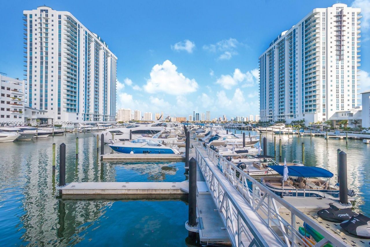 17301 Biscayne Blvd, Unit 308, North Miami Beach, FL 33160 Photo