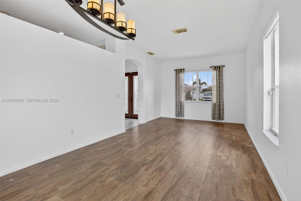 19018 NW 23rd Pl, Pembroke Pines, FL 33029 Photo