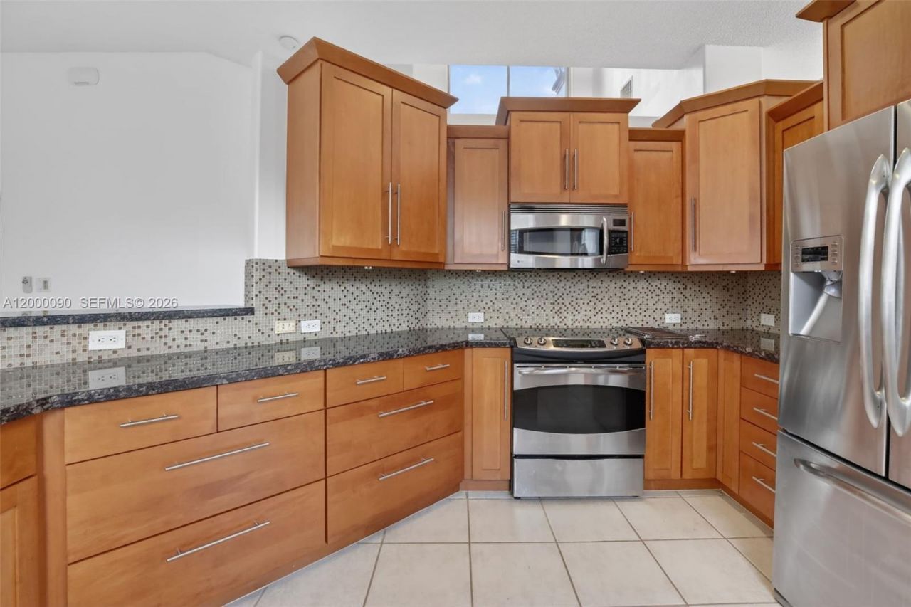 19018 NW 23rd Pl, Pembroke Pines, FL 33029 Photo