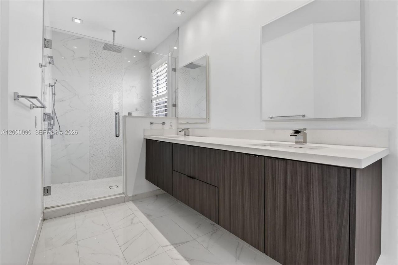 19018 NW 23rd Pl, Pembroke Pines, FL 33029 Photo