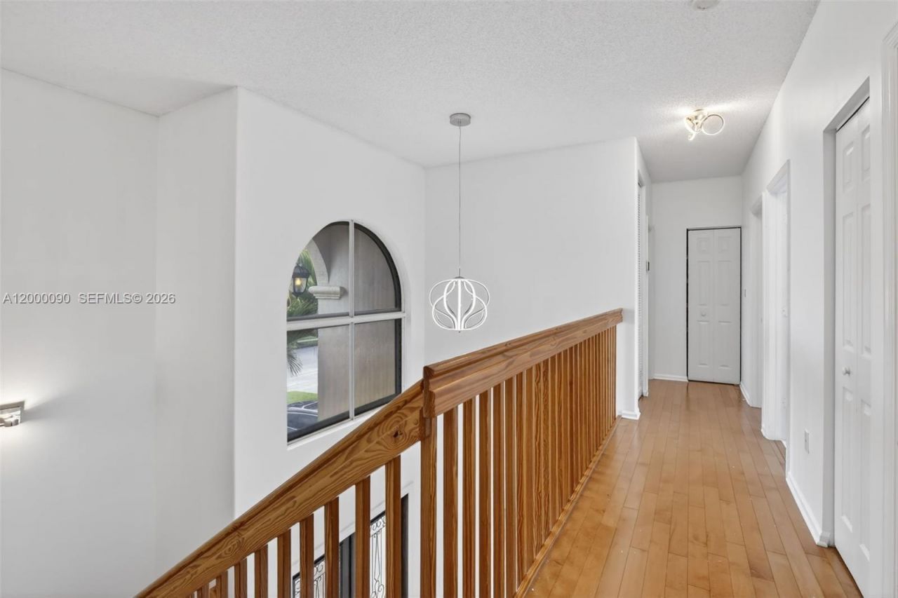 19018 NW 23rd Pl, Pembroke Pines, FL 33029 Photo