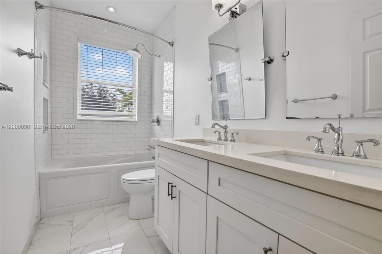 19018 NW 23rd Pl, Pembroke Pines, FL 33029 Photo