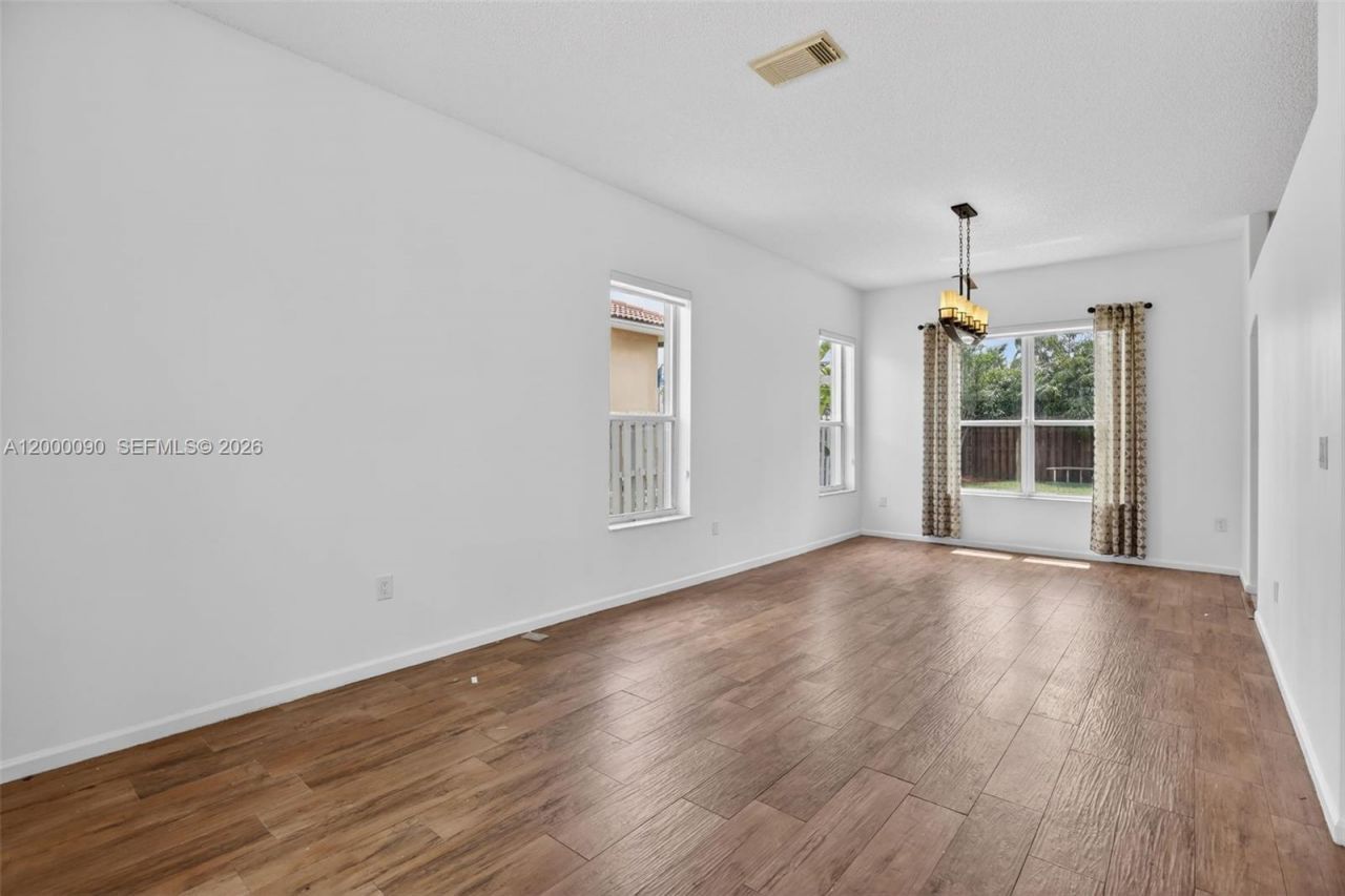 19018 NW 23rd Pl, Pembroke Pines, FL 33029 Photo