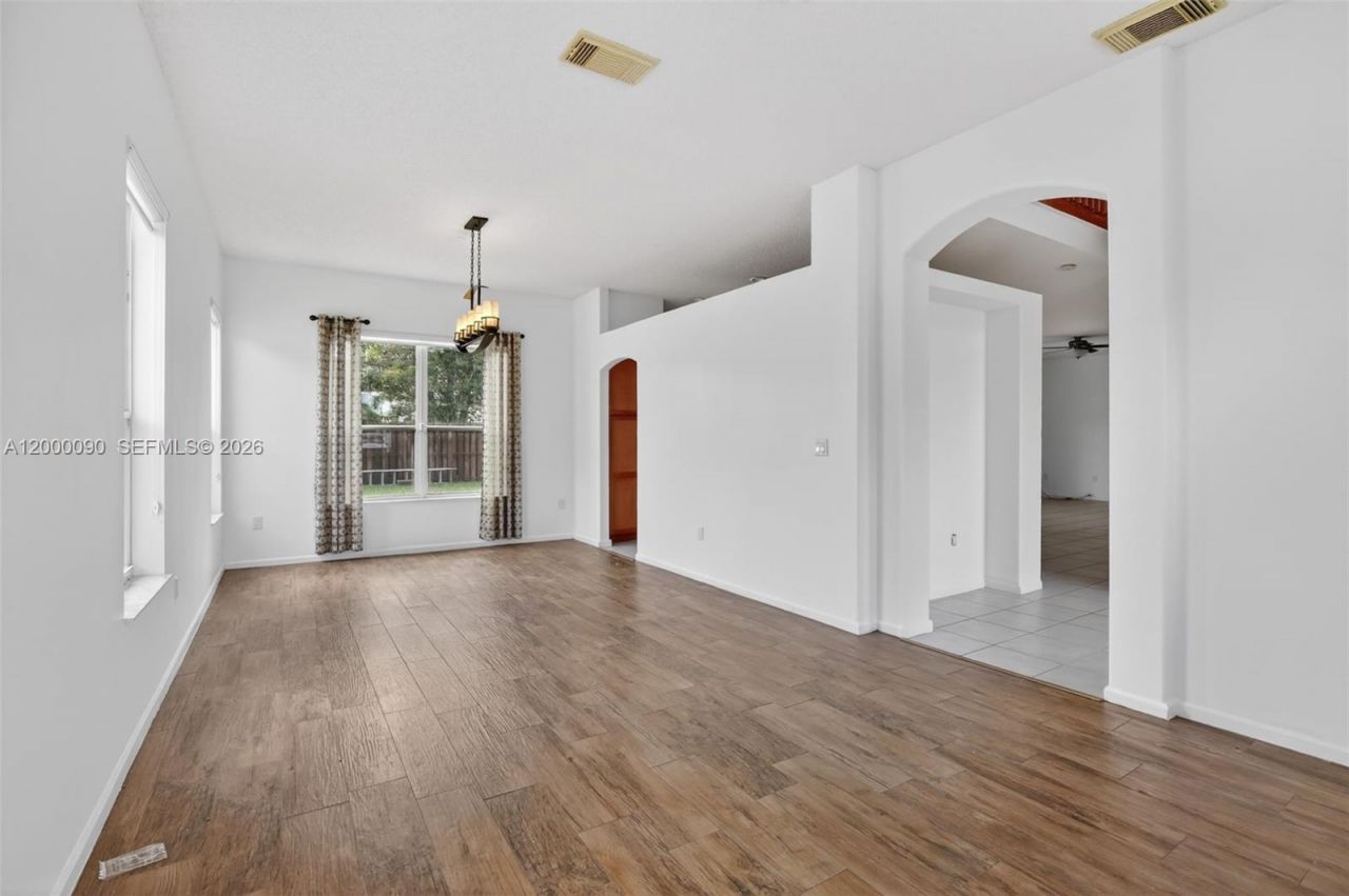 19018 NW 23rd Pl, Pembroke Pines, FL 33029 Photo