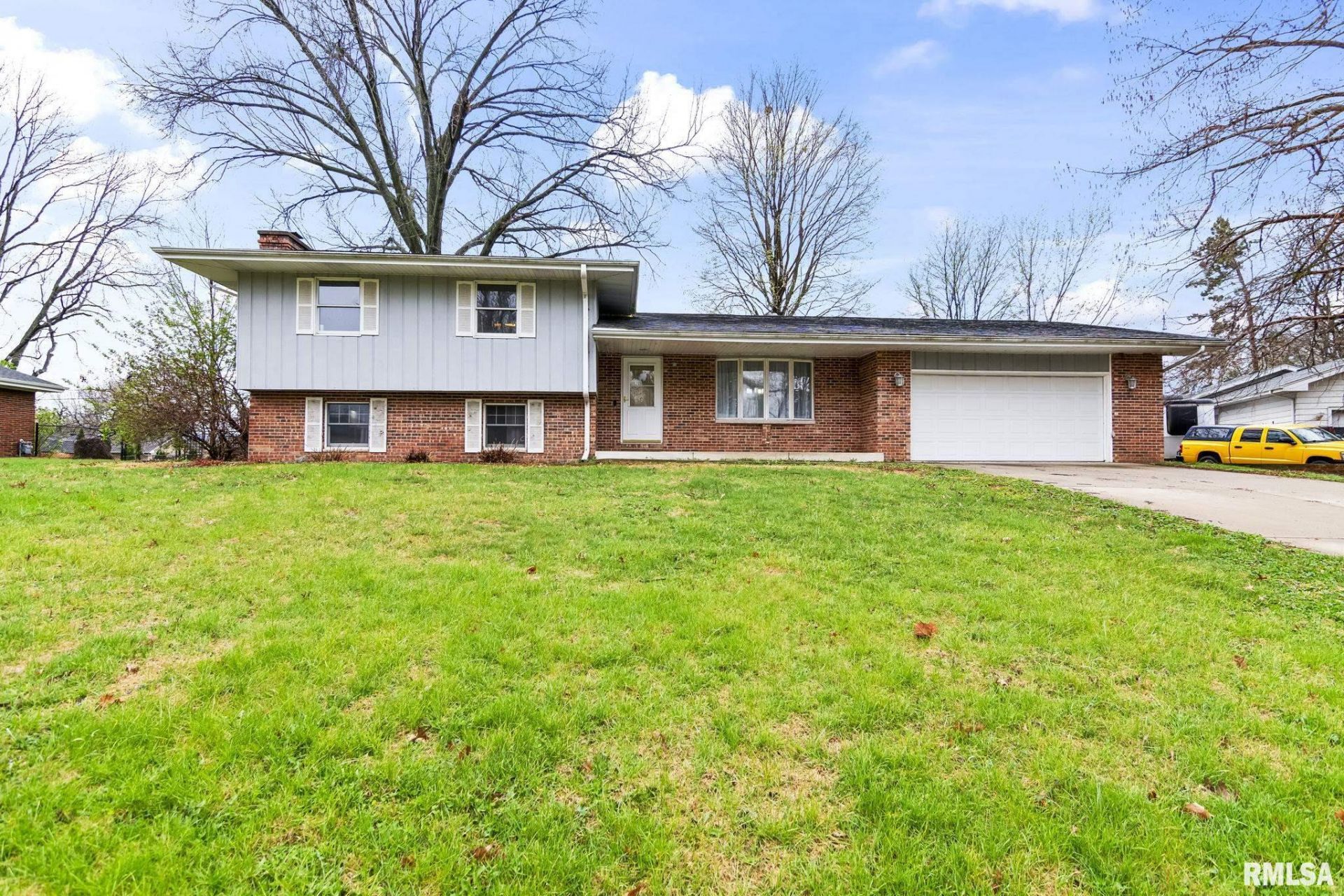 8 Arabian Trail, Springfield, IL 62702 Main Photo