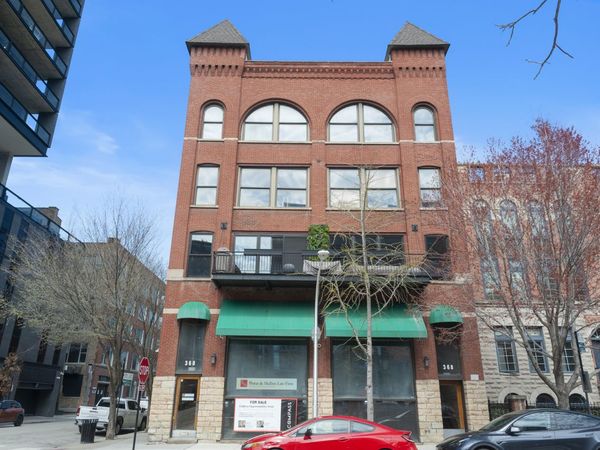 368 W Huron Street, Unit 3N, Chicago, IL 60654