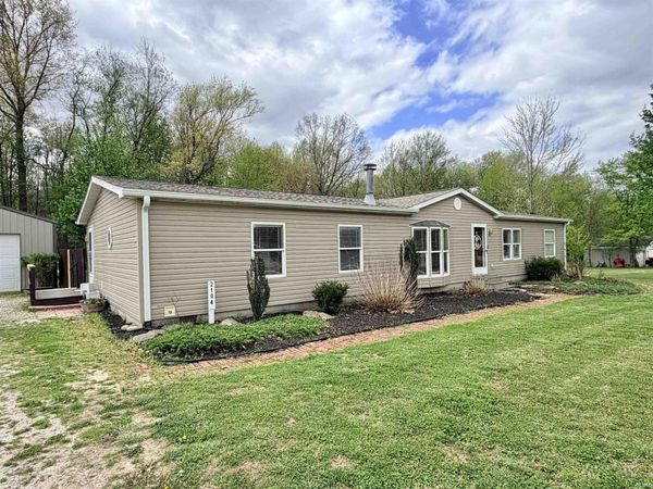 2104 N Hoosier Hills, Linton, IN 47441