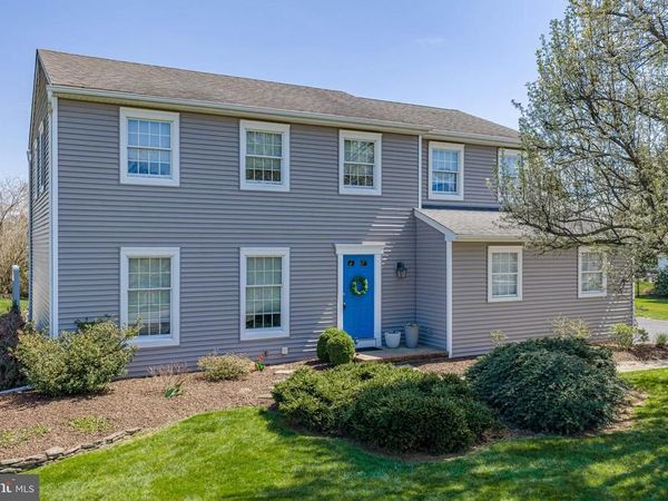 2725 APPIAN WAY, EASTON, PA 18040