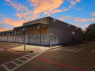 2215 Gus Thomasson Rd, Dallas, TX 75228