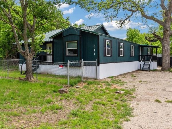 211 Kickapoo Trail, Weatherford, TX 76087