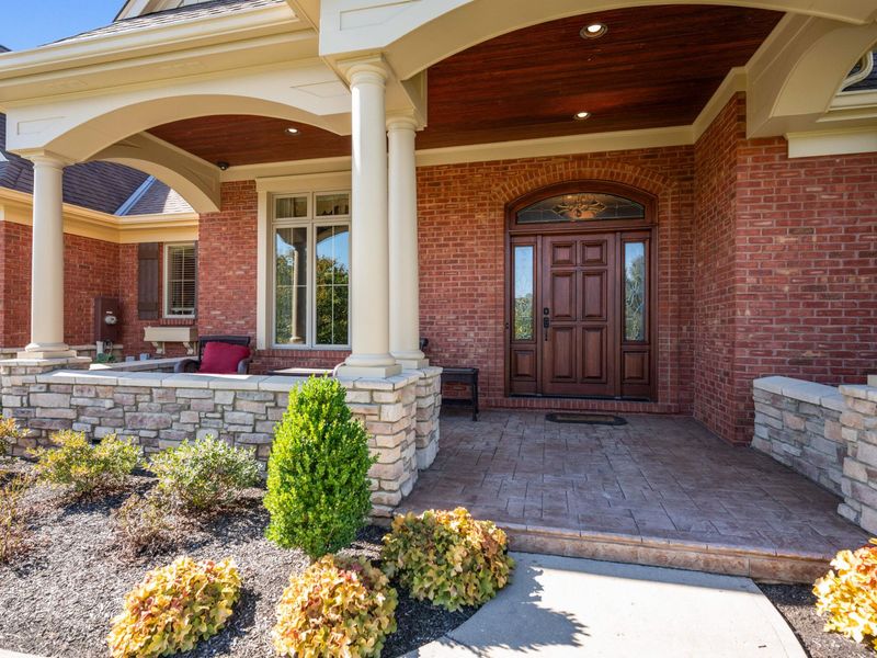 931 Squire Oaks Drive, Villa Hills, KY 41017 Photo 2