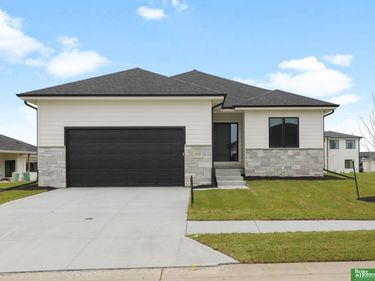 20944 Ellison Avenue , Elkhorn, NE 68022